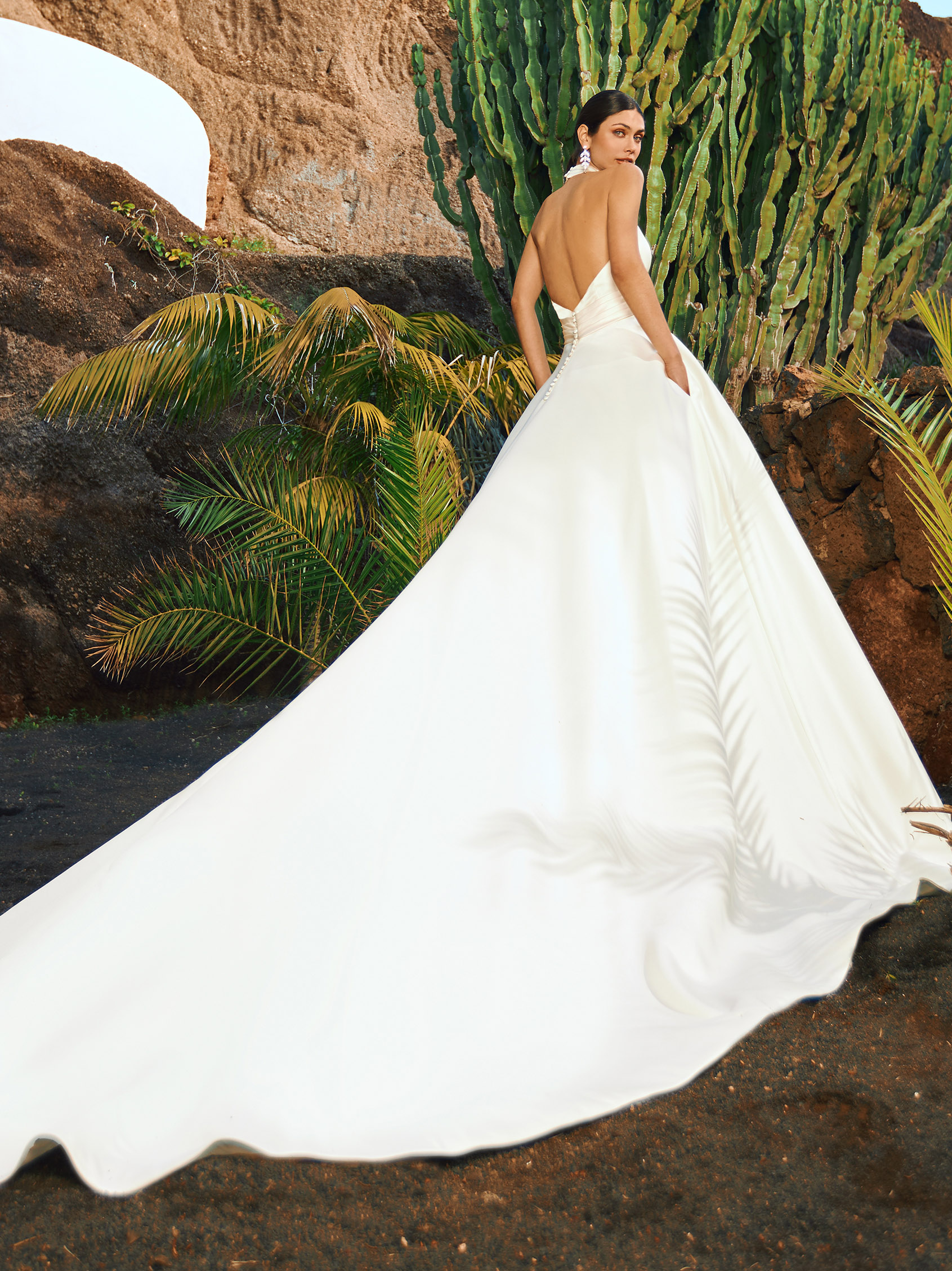Pronovias Uluru Pronovias Uluru